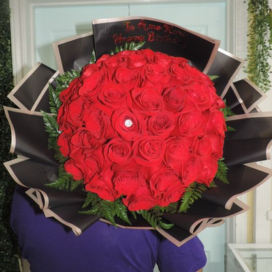 How to Achieve Timeless Elegance with a Red Rose