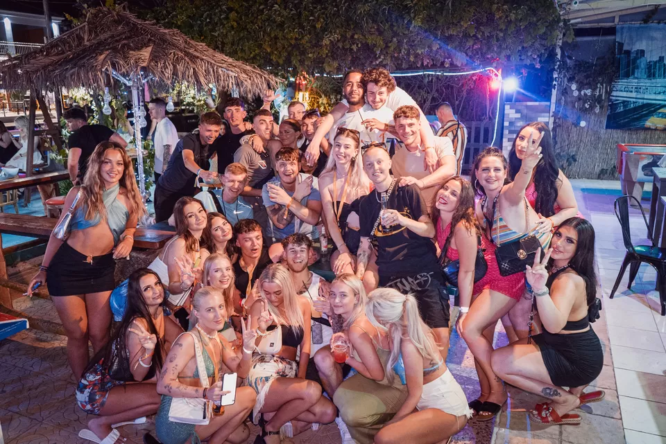 How to Work in Greece This Summer: Jobs, Tips Experiences - Tripoto