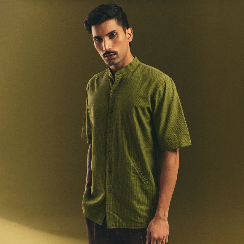 10 Stylish Ways to Wear Men’s Half Sleeve Shirts with Jeans & Trousers